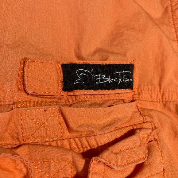 🦩2 Black Tip Big Catch shirts - Picture 3 of 15